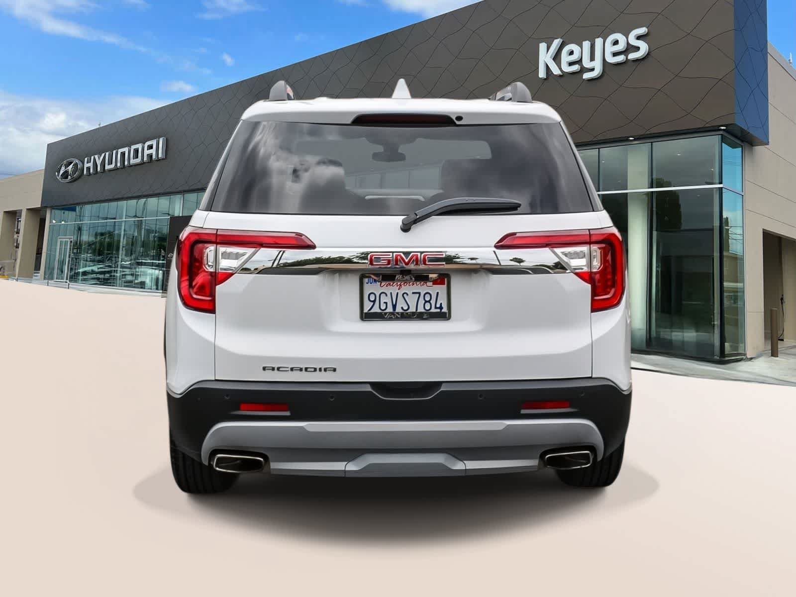 Used 2023 GMC Acadia SLE w/ Driver Convenience Package FWD image 6
