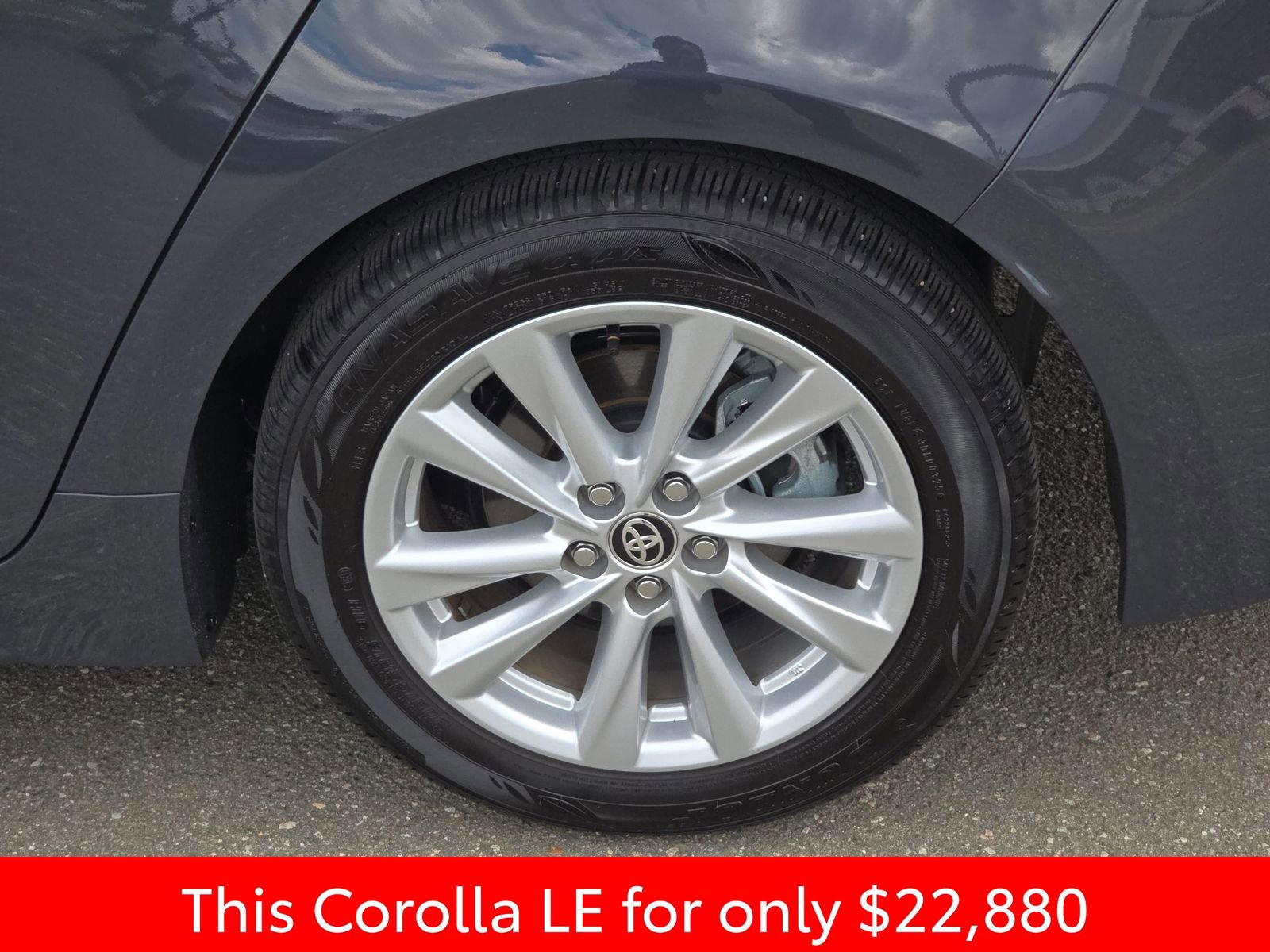Used 2025 Toyota Corolla LE w/ LE Premium Package image 38