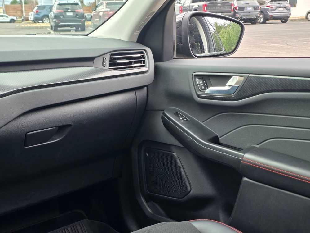 Used 2022 Ford Escape SEL w/ SEL Stealth AWD Package image 23