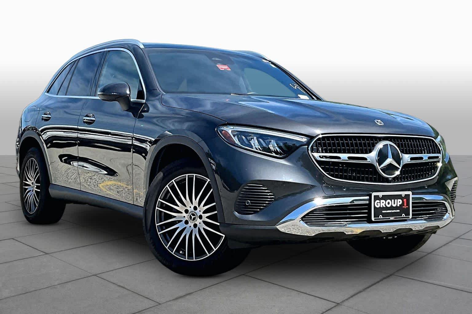 Used 2024 Mercedes-Benz GLC 300 4MATIC image 3