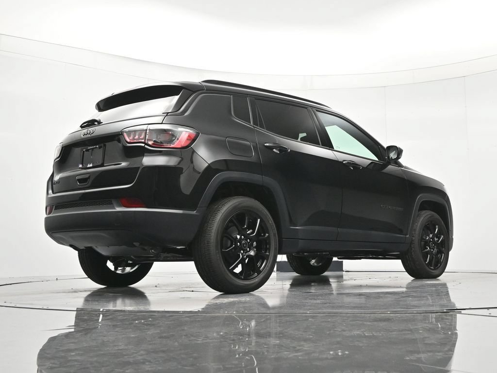 New 2026 Jeep Compass Latitude AWD/4WD image 40