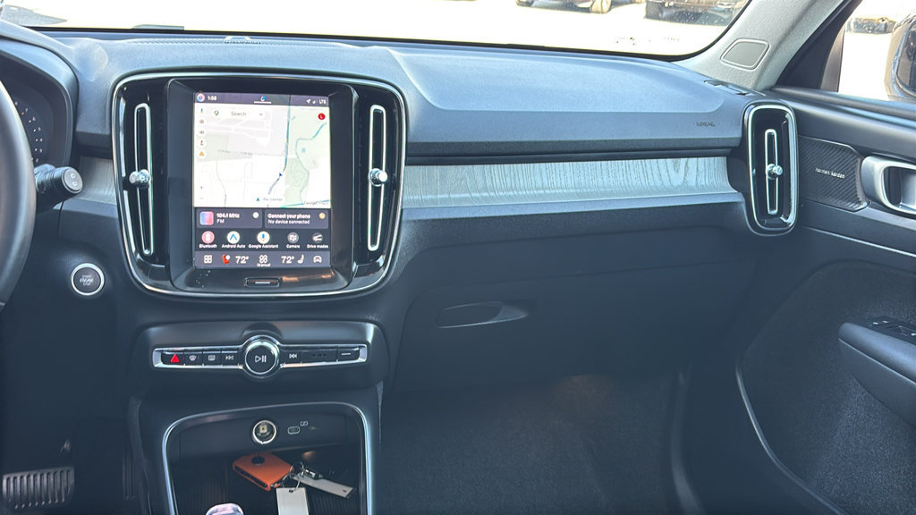 Certified 2026 Volvo XC40 B5 Plus AWD/4WD image 9