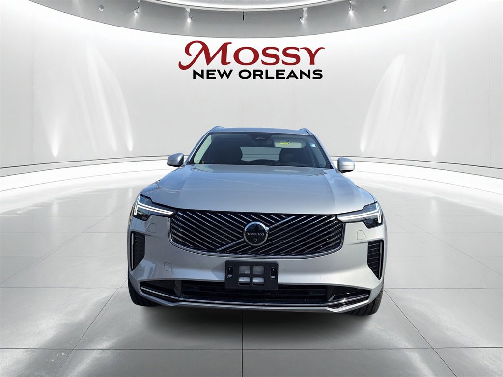 Used 2025 Volvo XC90 B6 Plus image 2