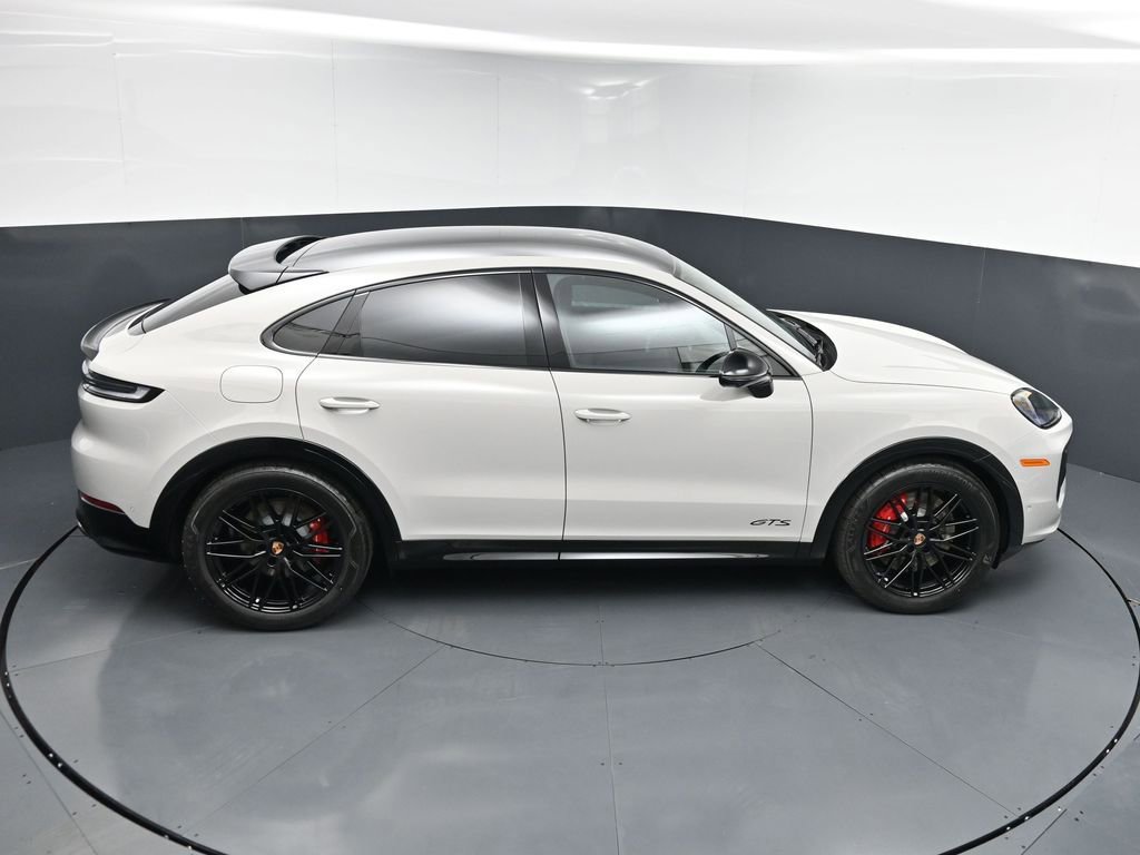 New 2026 Porsche Cayenne GTS image 17