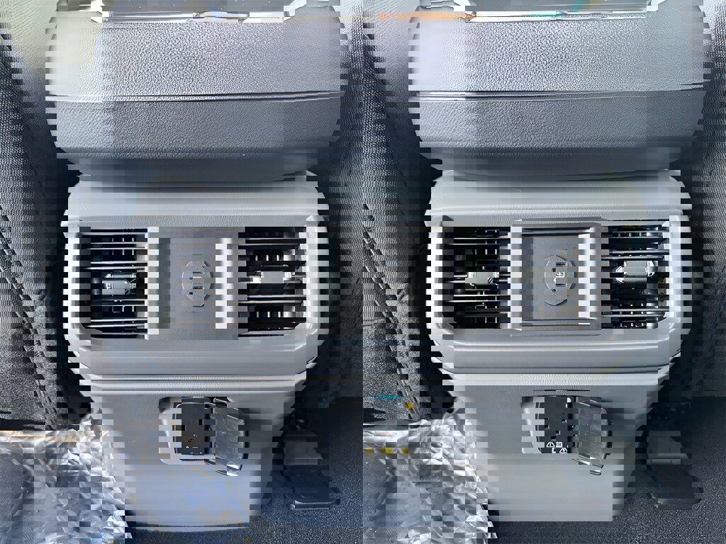 New 2025 Ford F150 XLT w/ Equipment Group 301A Standard image 32