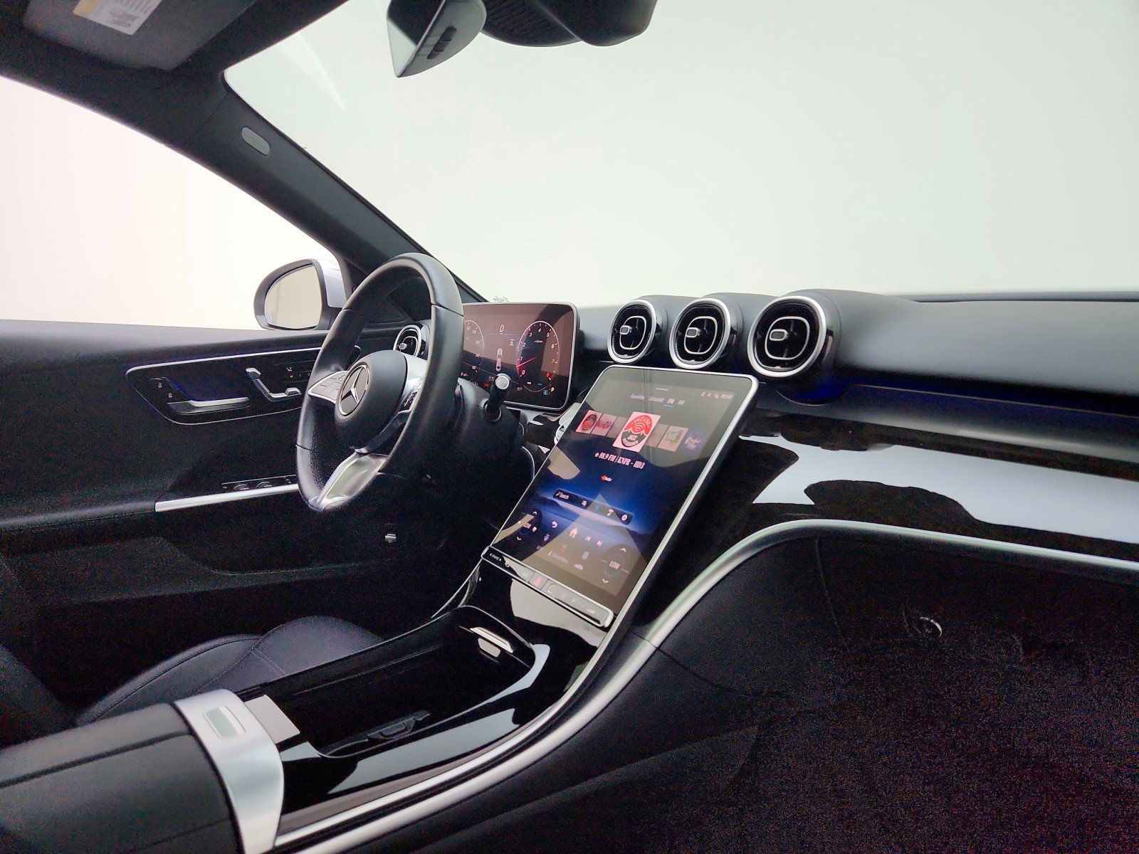 Certified 2025 Mercedes-Benz C 300 Sedan w/ Advanced USB Package image 25