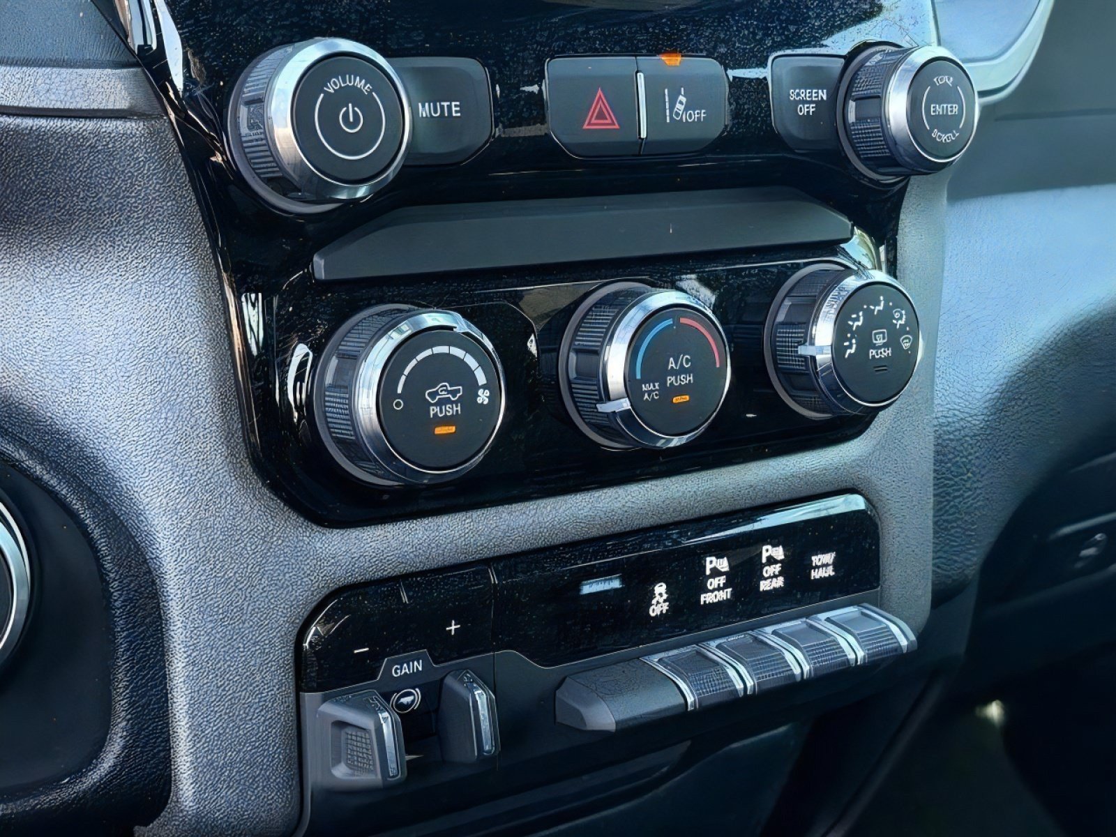 New 2026 RAM 1500 Express RWD image 19