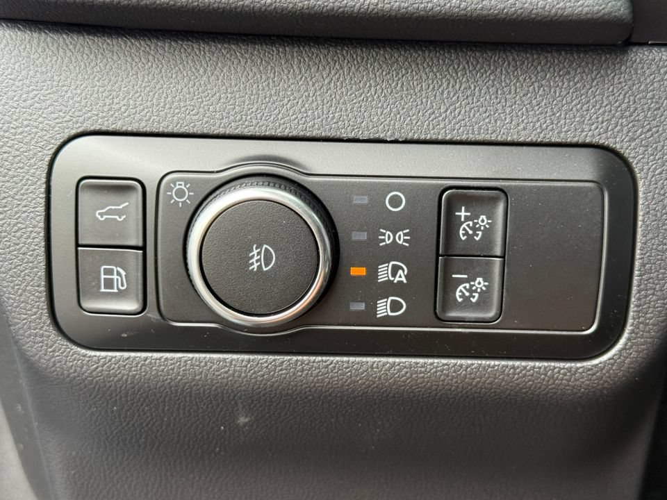 Used 2024 Ford Escape SE w/ PHEV Premium Package FWD image 18