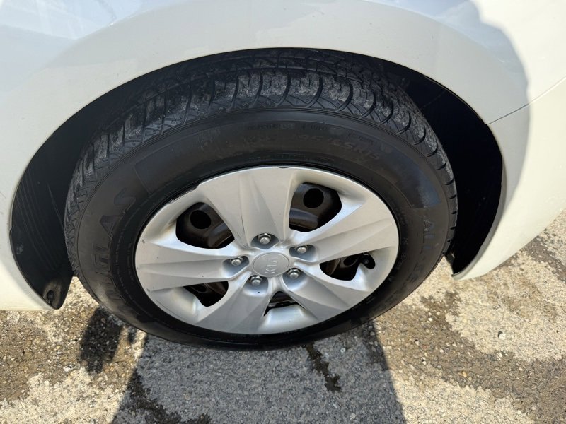 Used 2014 Kia Forte LX image 14