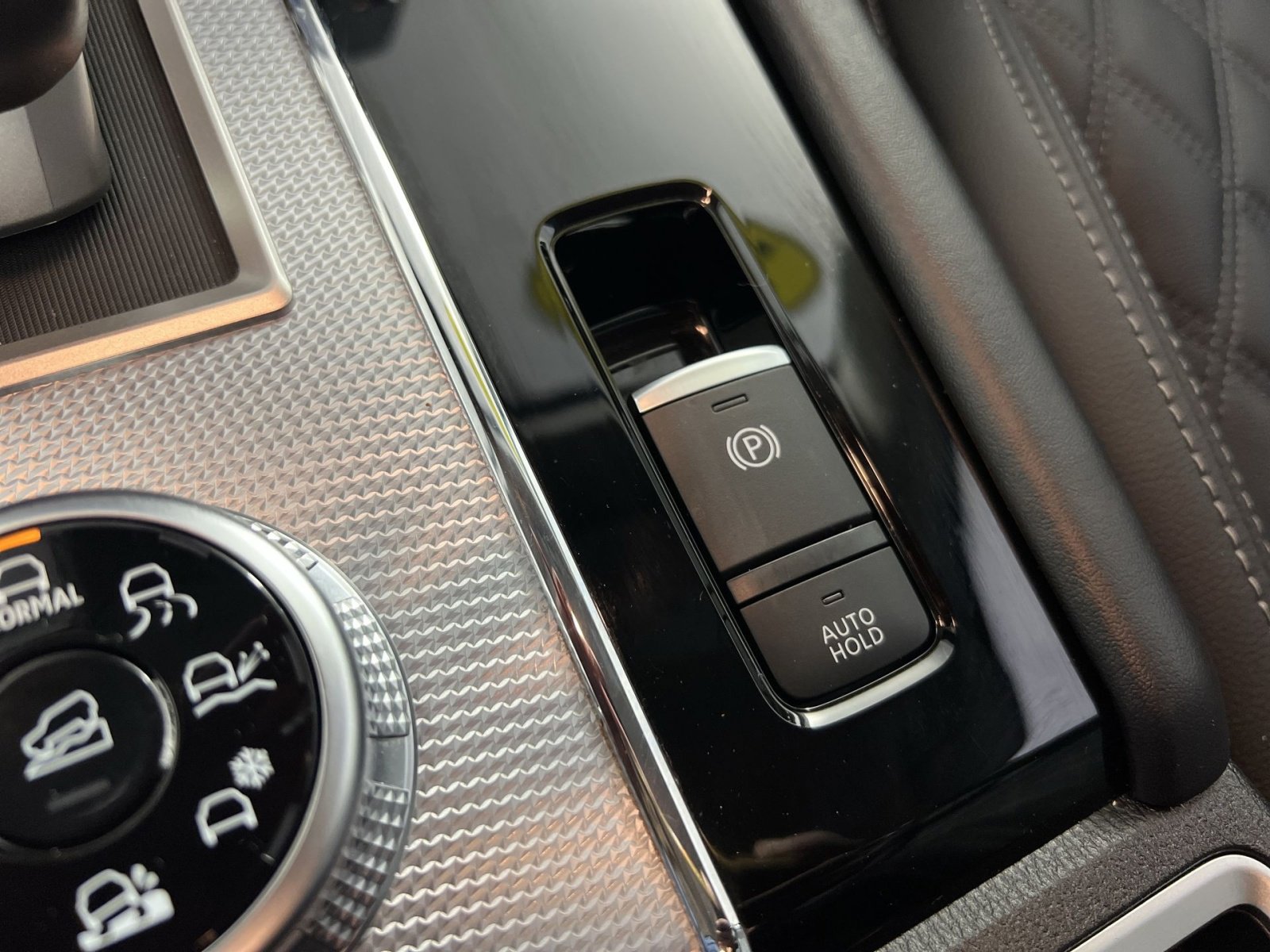 Used 2024 Mitsubishi Outlander SEL image 35