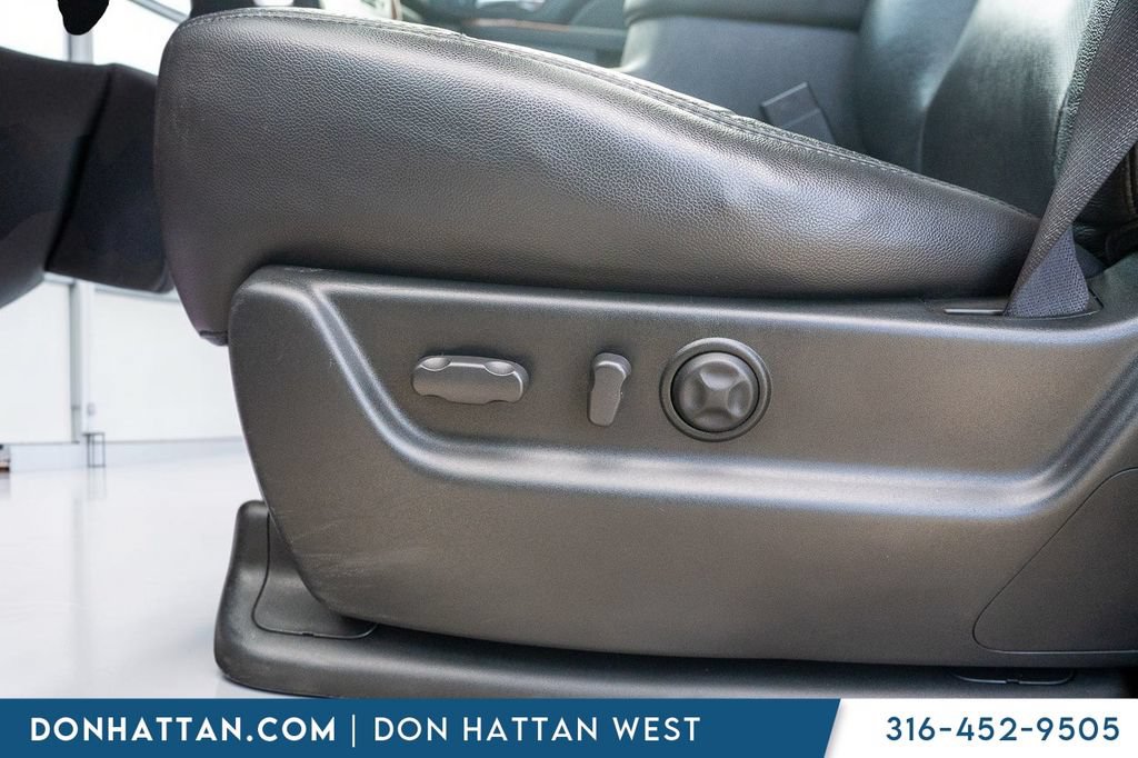 Used 2010 Chevrolet Tahoe LTZ AWD/4WD image 14