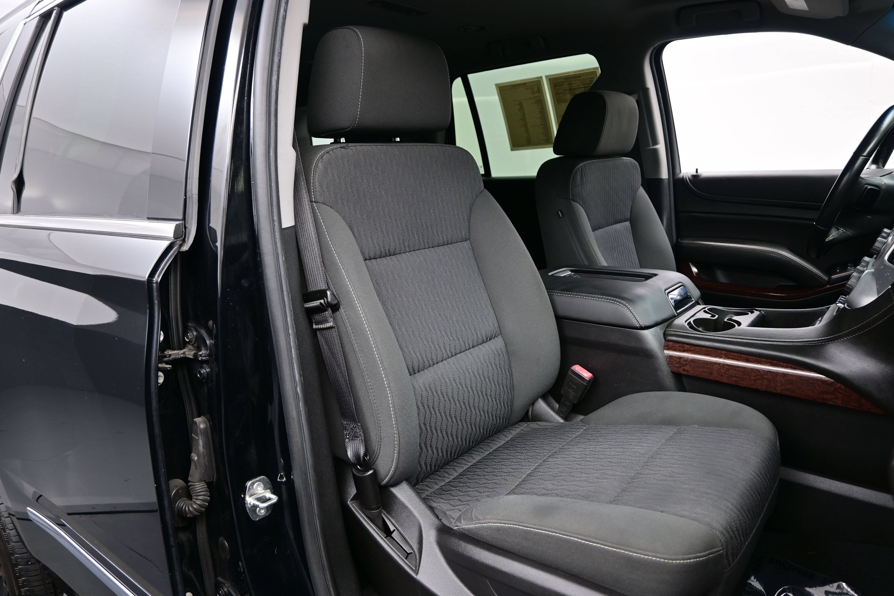 Used 2019 GMC Yukon SLE w/ HD Trailering Package AWD/4WD image 17