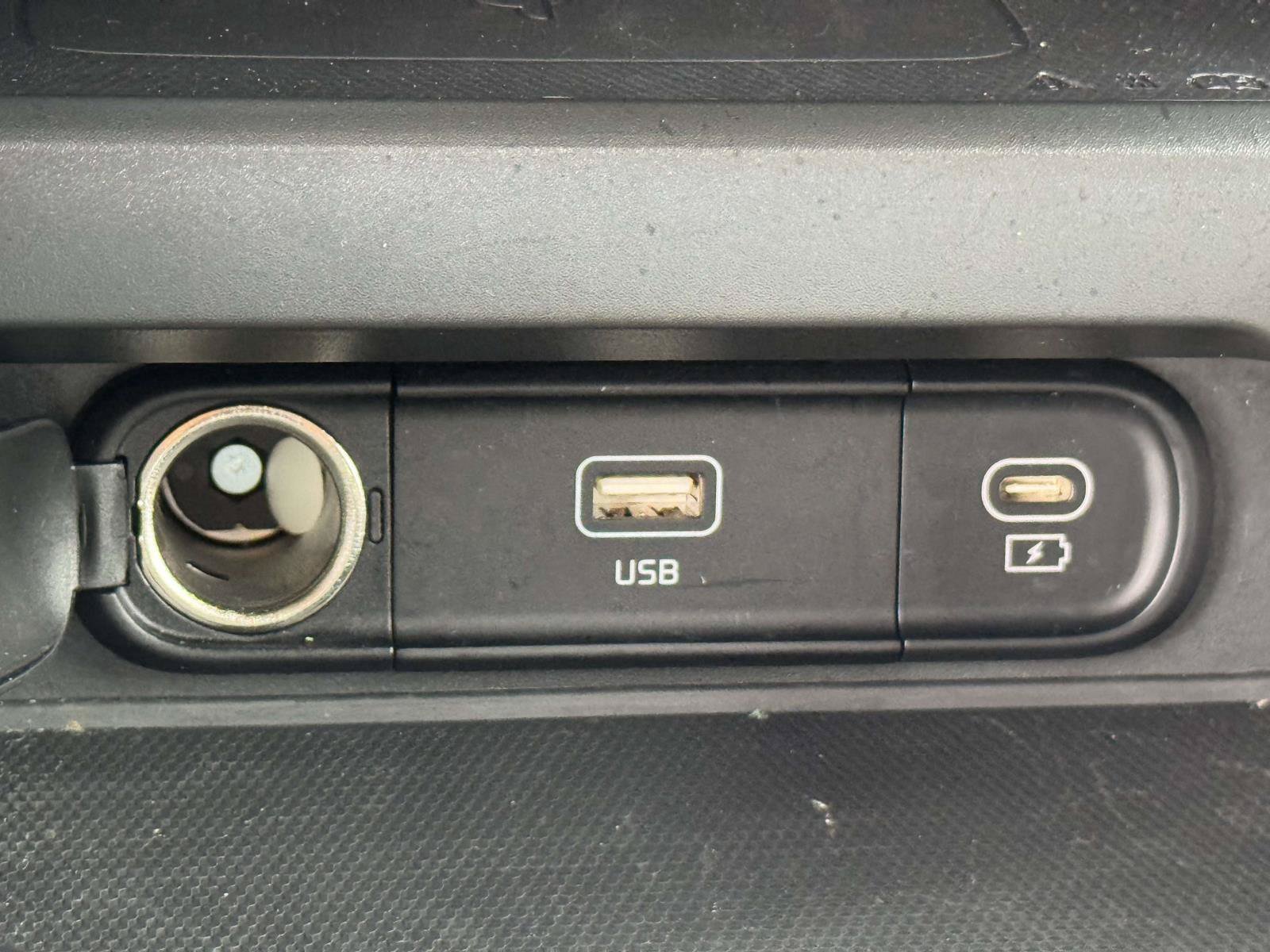 Used 2024 Kia Soul GT-Line FWD image 6