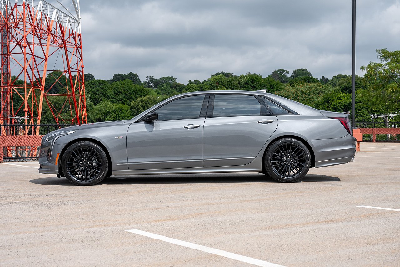 Used 2019 Cadillac CT6 V w/ Driver Assist Package AWD/4WD image 4
