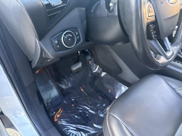 Used 2019 Ford Escape SEL image 25