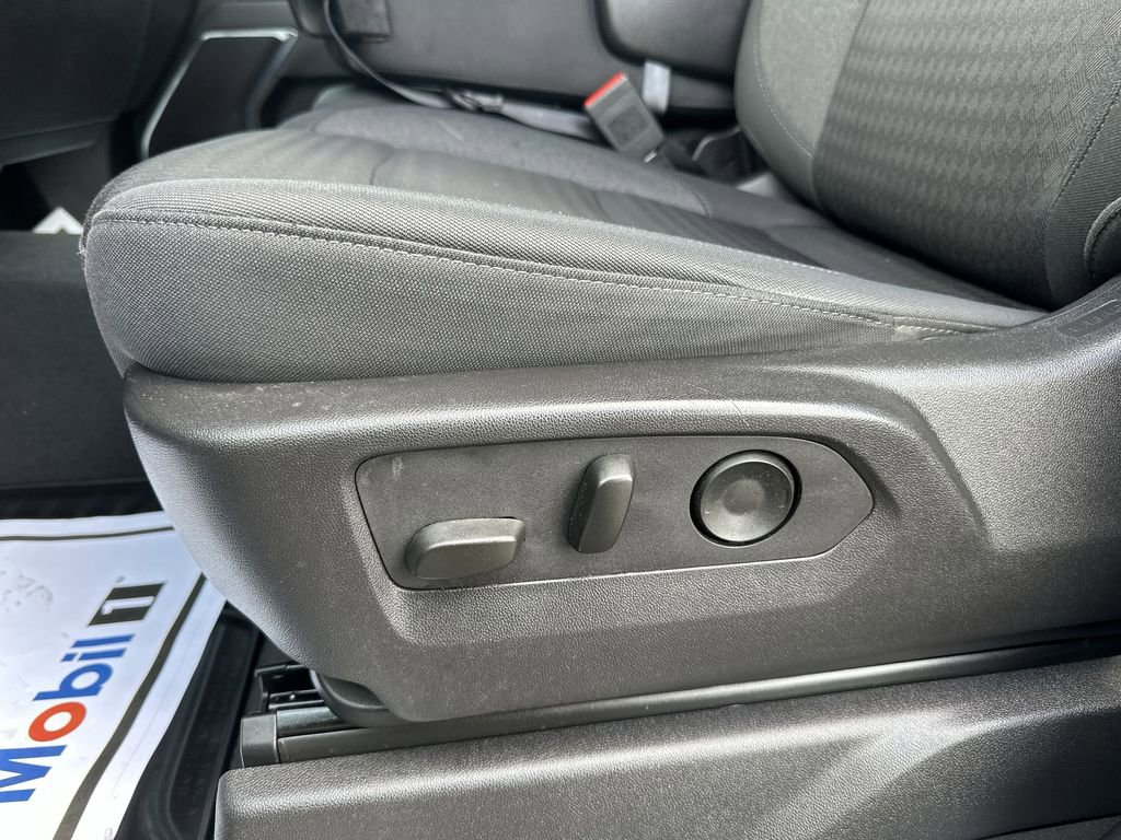 Used 2024 Chevrolet Silverado 1500 LT image 12