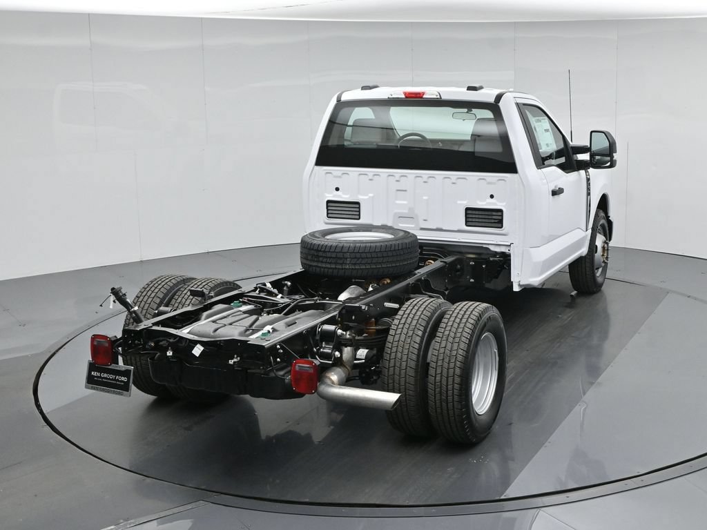 New 2026 Ford F350 XL w/ XL Chrome Package RWD image 28