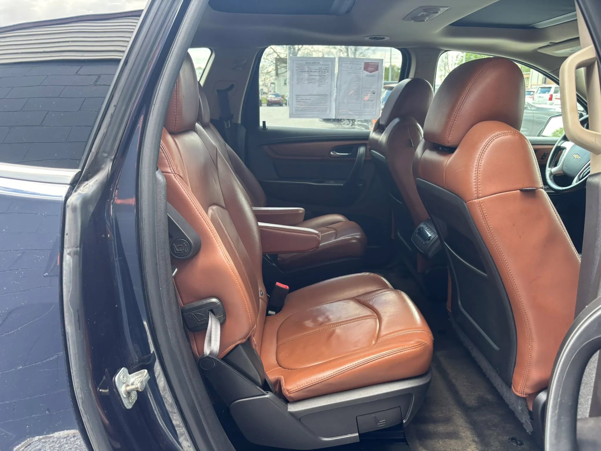 Used 2015 Chevrolet Traverse LT image 16