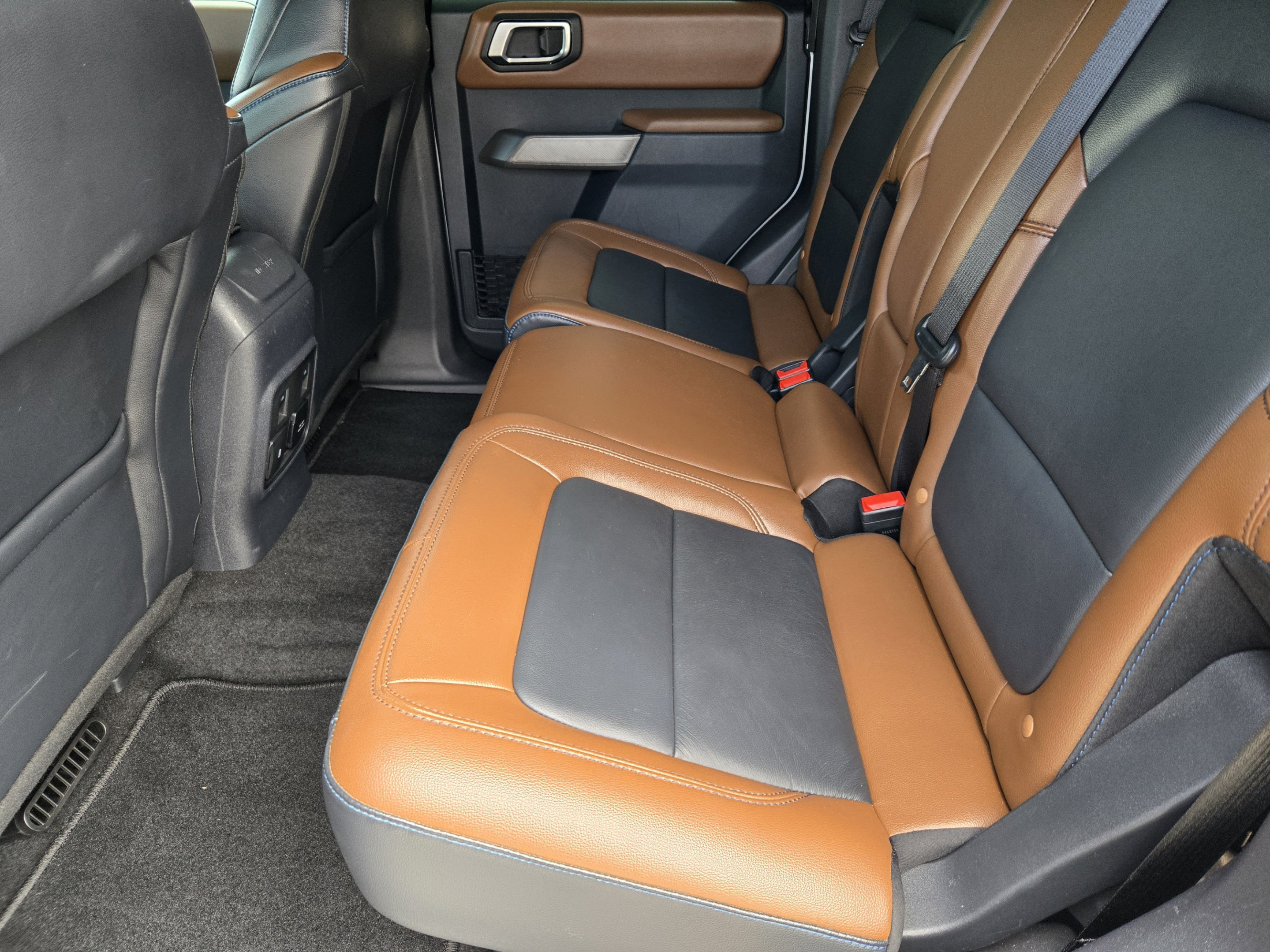 Used 2023 Ford Bronco Outer Banks AWD/4WD image 32