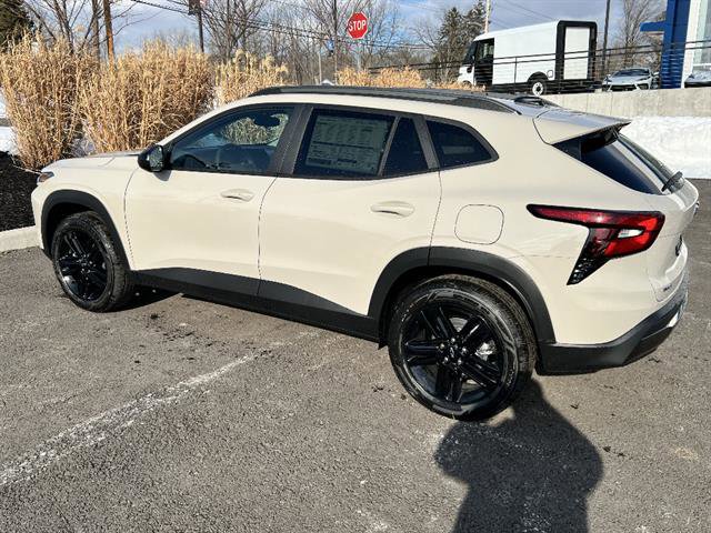 New 2026 Chevrolet Trax ACTIV w/ Sunroof Package image 3