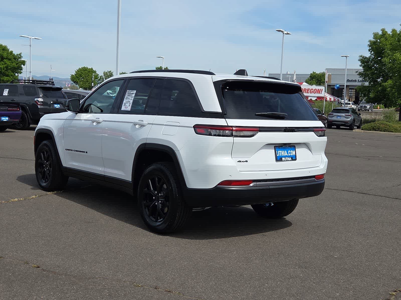 New 2026 Jeep Grand Cherokee Altitude AWD/4WD image 12