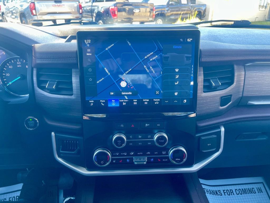 Used 2024 Ford Expedition Limited image 17