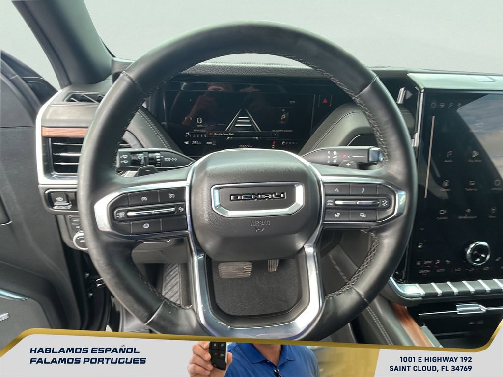 Used 2025 GMC Yukon XL Denali image 19
