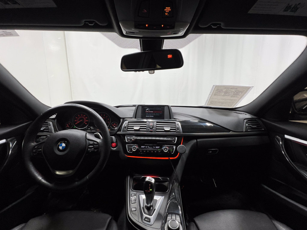 Used 2018 BMW 330e RWD image 19