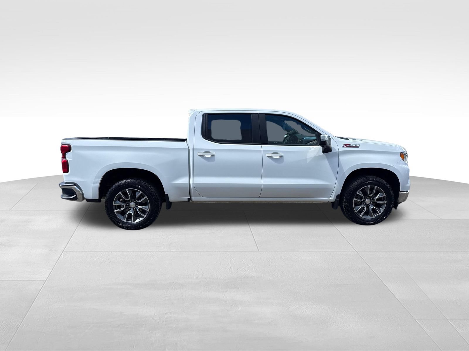 Used 2023 Chevrolet Silverado 1500 LT AWD/4WD image 6