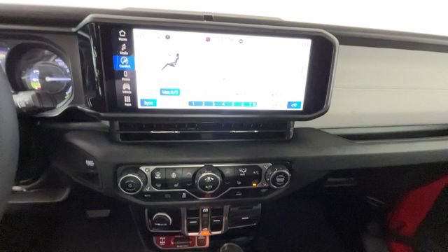 Used 2024 Jeep Wrangler Unlimited AWD/4WD image 34