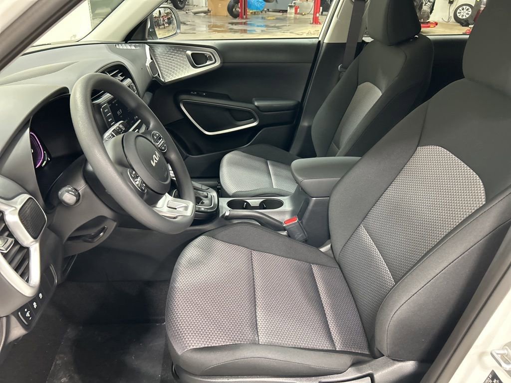 New 2025 Kia Soul LX image 9
