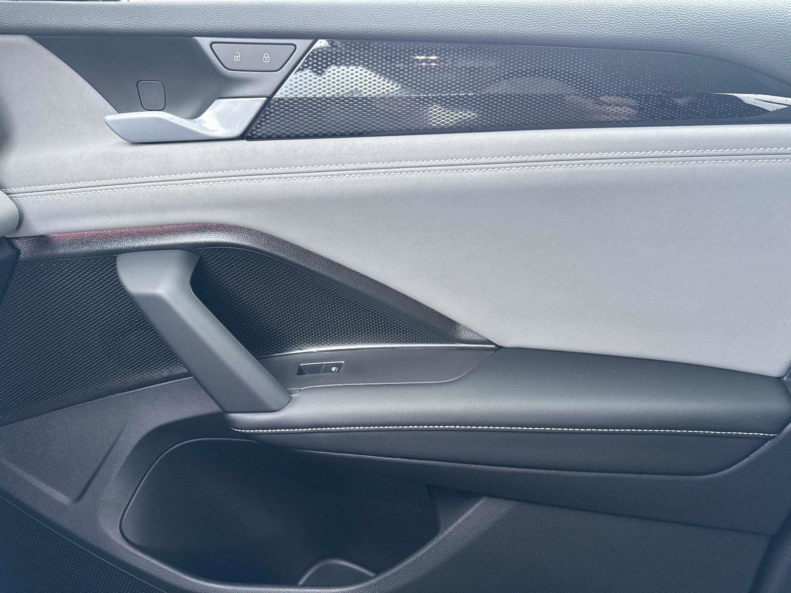 New 2026 Volkswagen Tiguan SE image 23