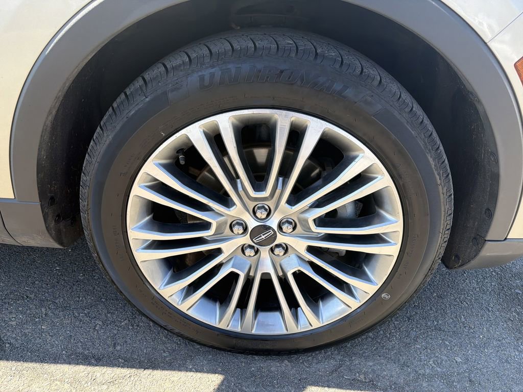 Used 2017 Lincoln MKX Reserve w/ Lincoln MKX Climate Package image 33