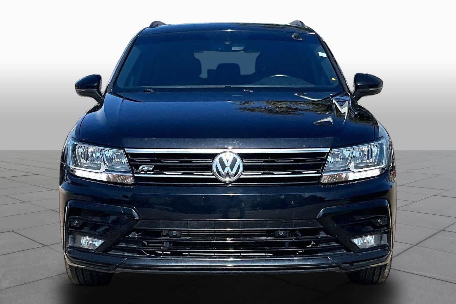 Used 2020 Volkswagen Tiguan SE R-Line AWD/4WD image 3