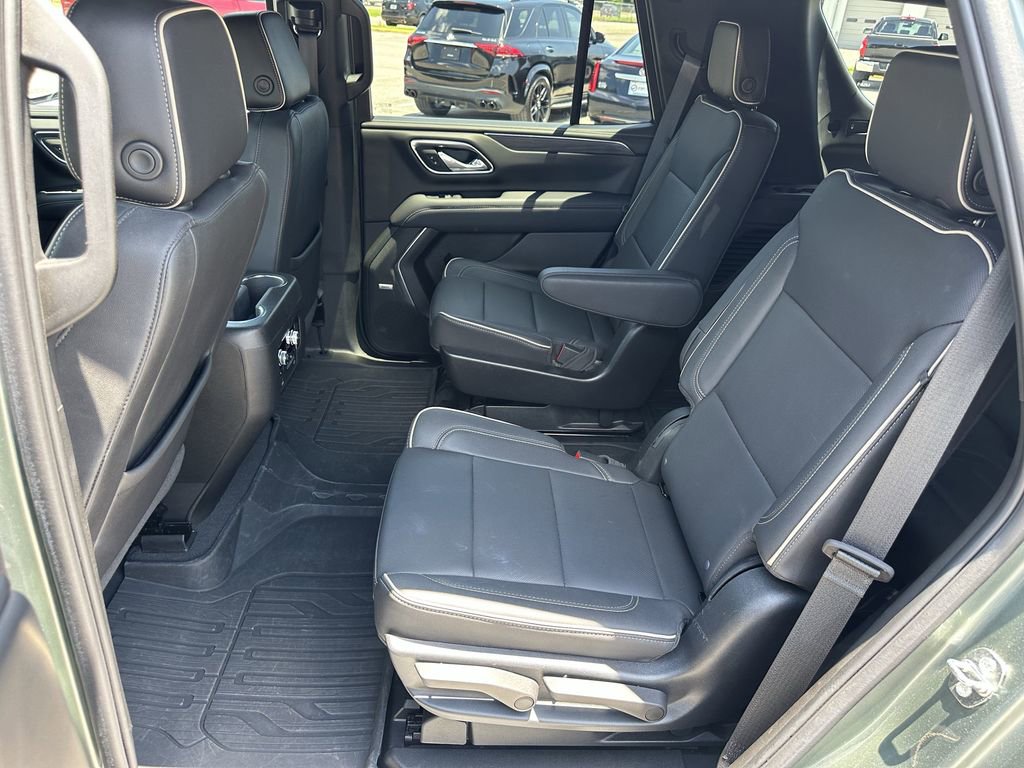 Used 2023 GMC Yukon SLT w/ SLT Luxury Package RWD image 21