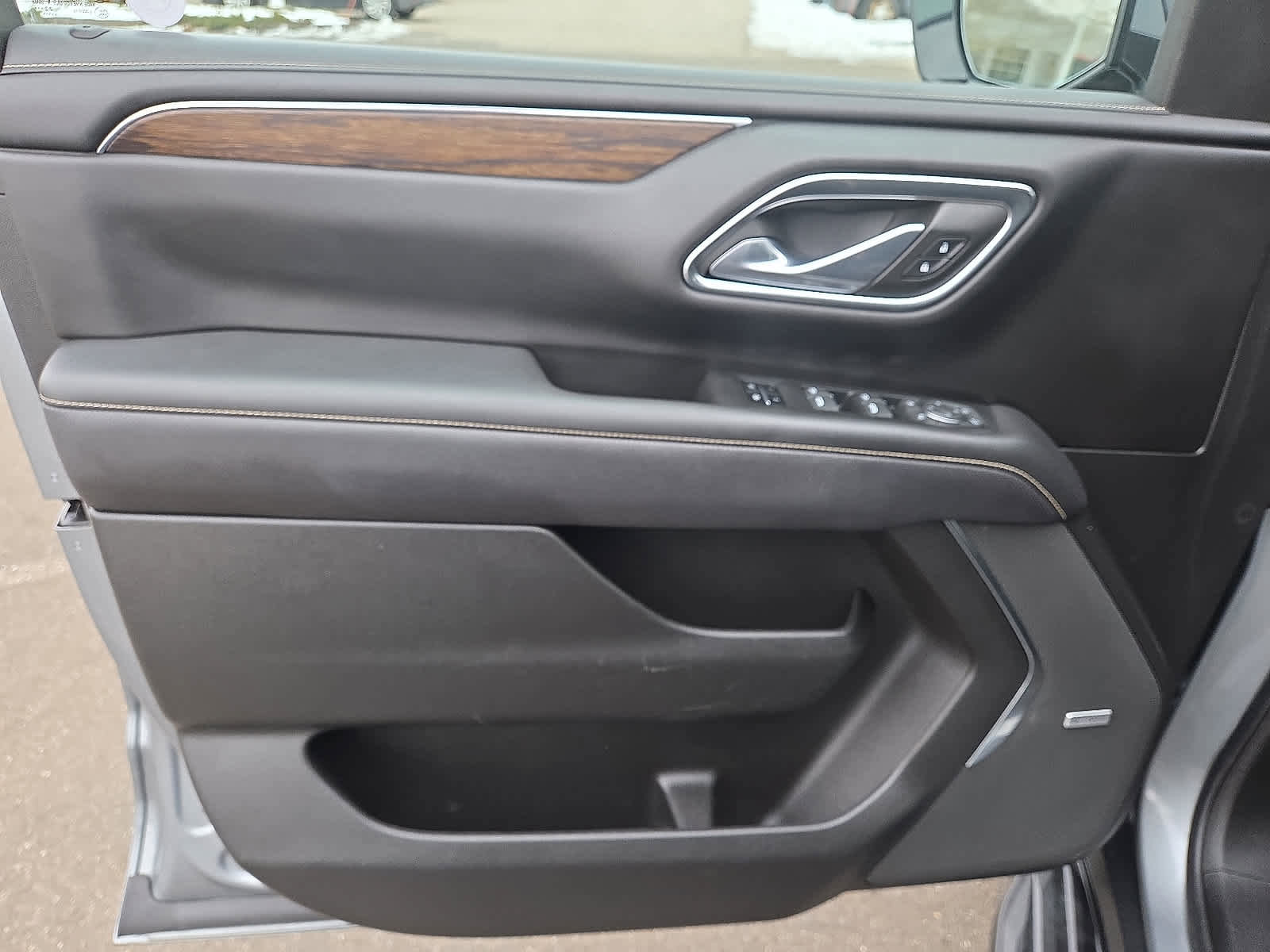 Used 2023 Chevrolet Suburban Premier image 14