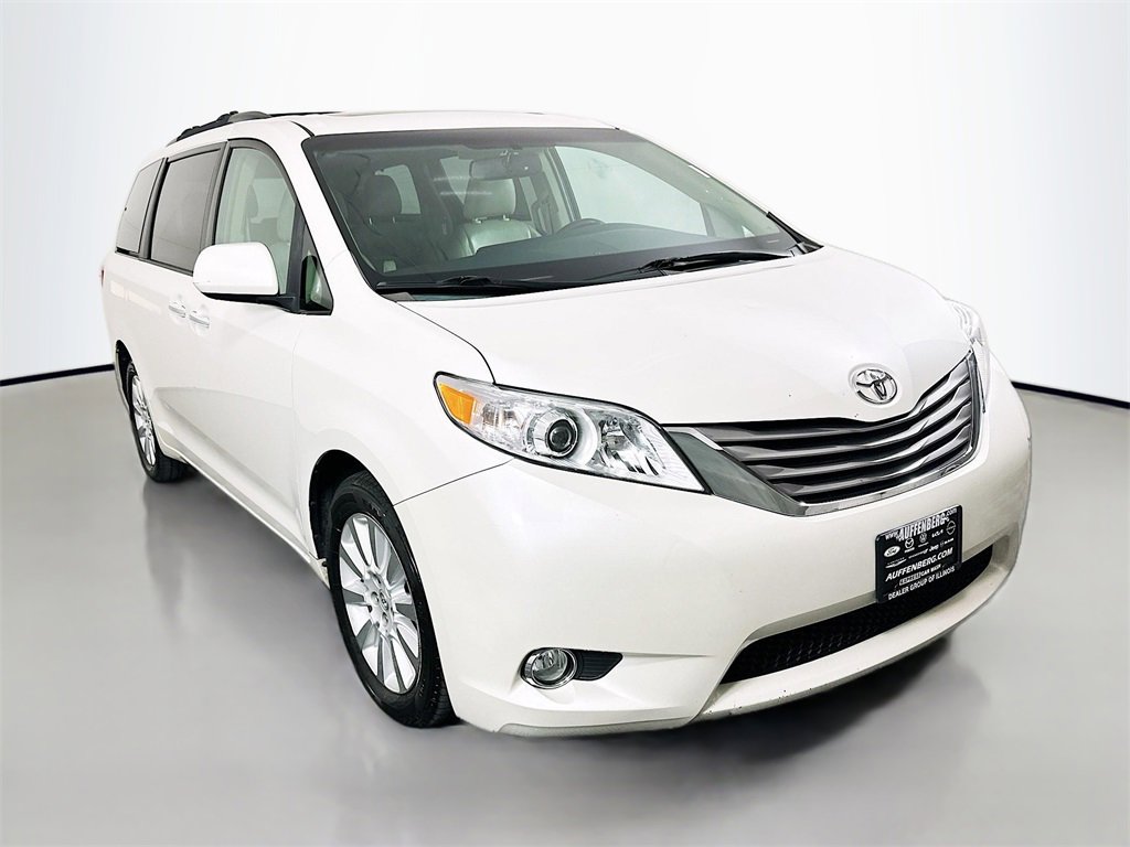 Used 2015 Toyota Sienna XLE Premium image 1