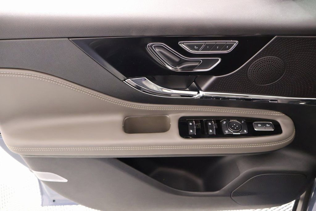 New 2026 Lincoln Corsair Premiere image 16