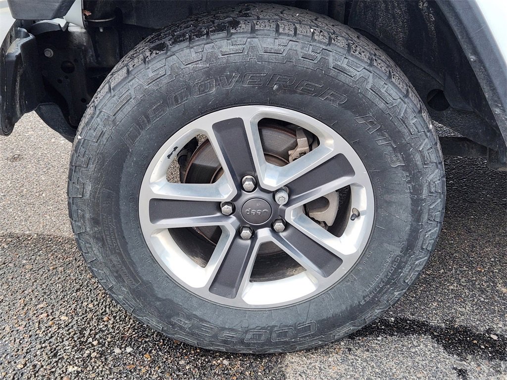 Used 2018 Jeep Wrangler Unlimited Sahara w/ LED Lighting Group image 6