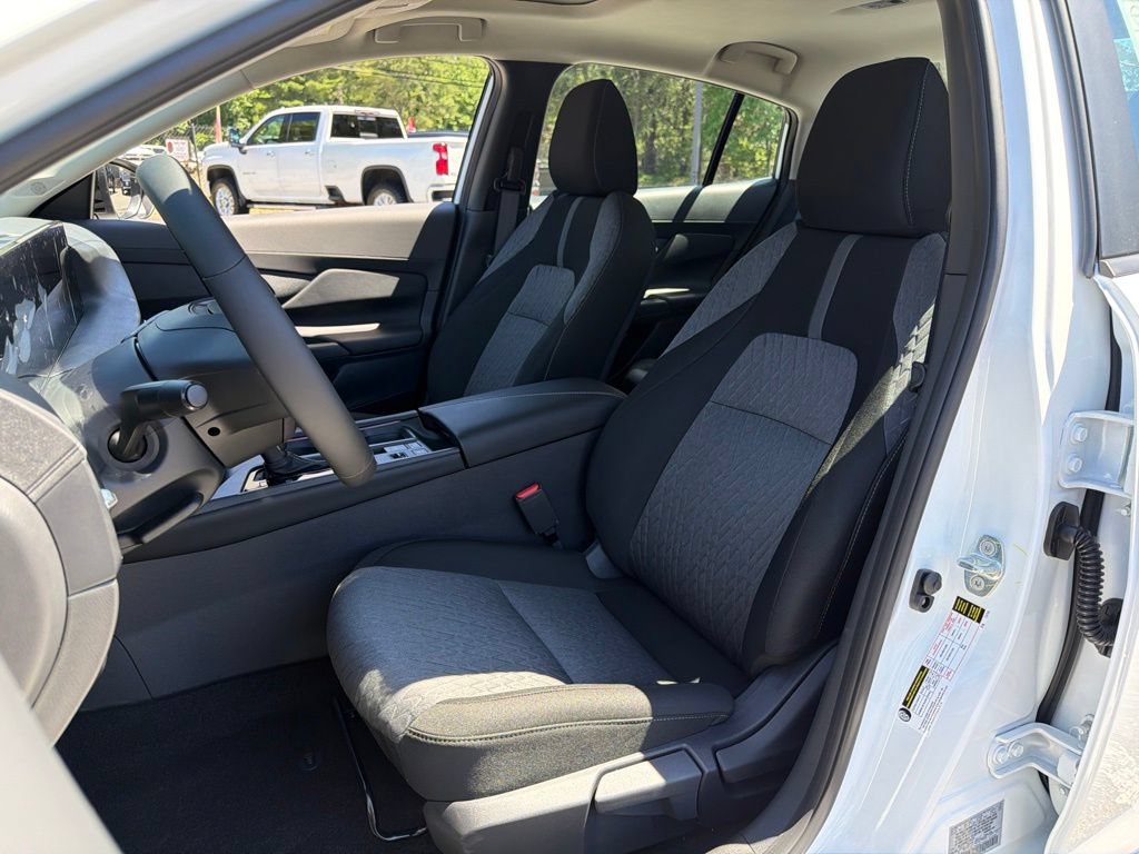 New 2026 Nissan Sentra SV w/ SV Convenience Package FWD image 16