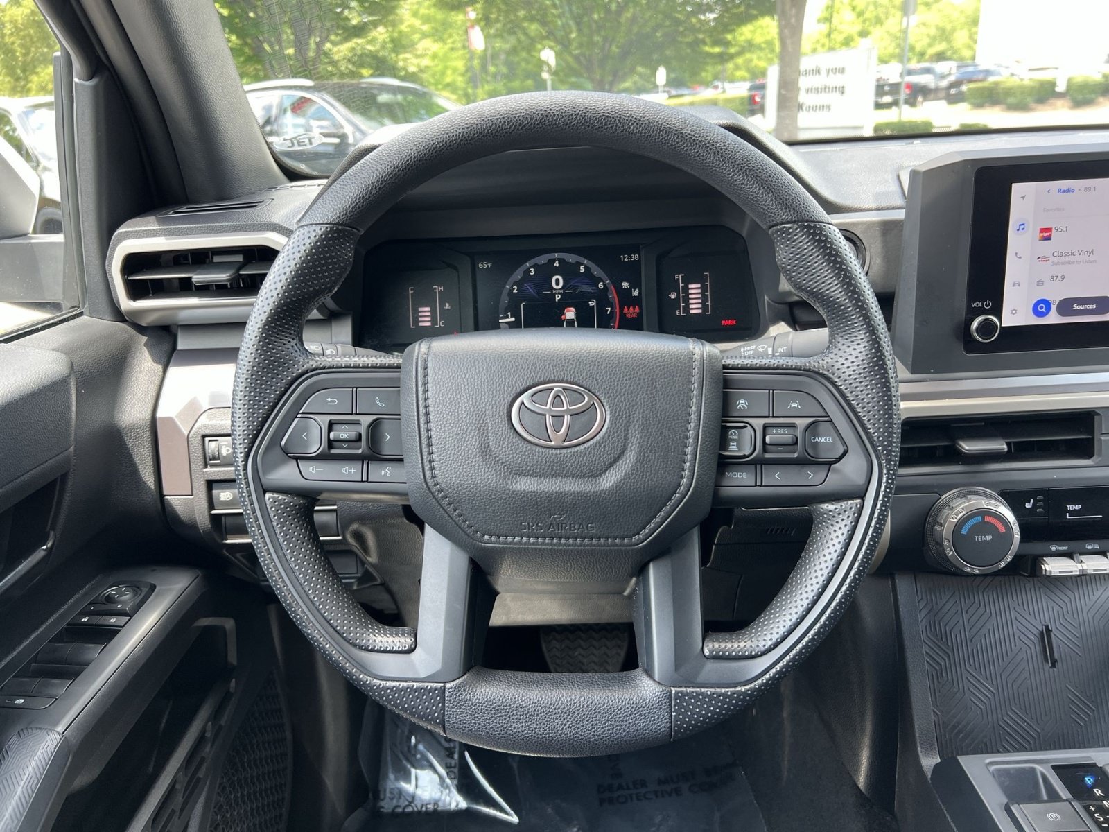 Used 2025 Toyota Tacoma SR5 AWD/4WD image 15