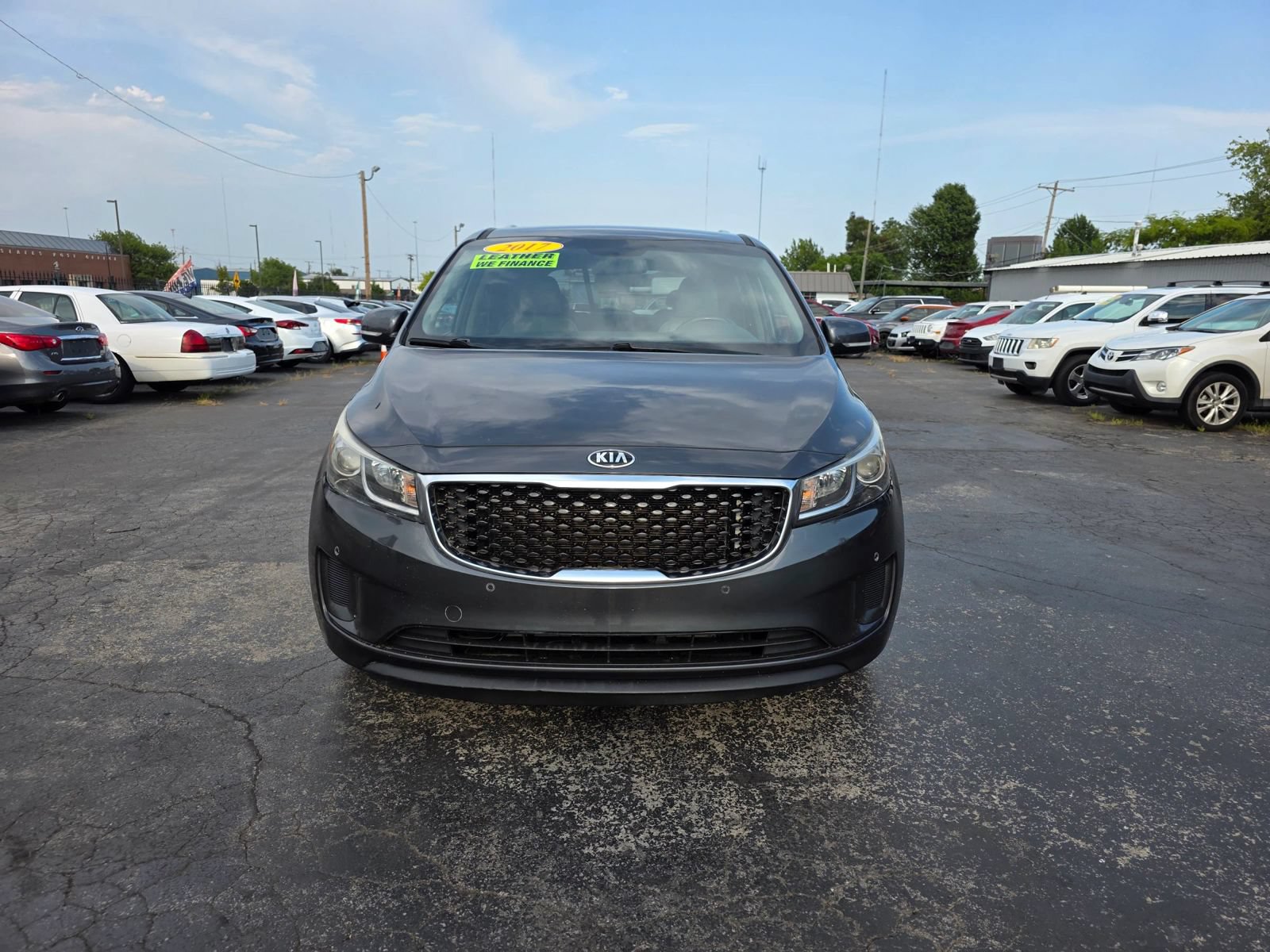 Used 2017 Kia Sedona LX w/ LX Essentials Premium Package FWD image 28