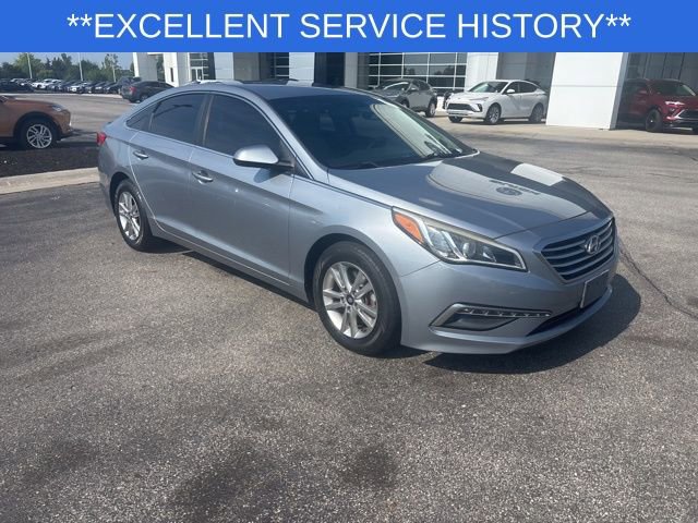 Used 2015 Hyundai Sonata SE image 2
