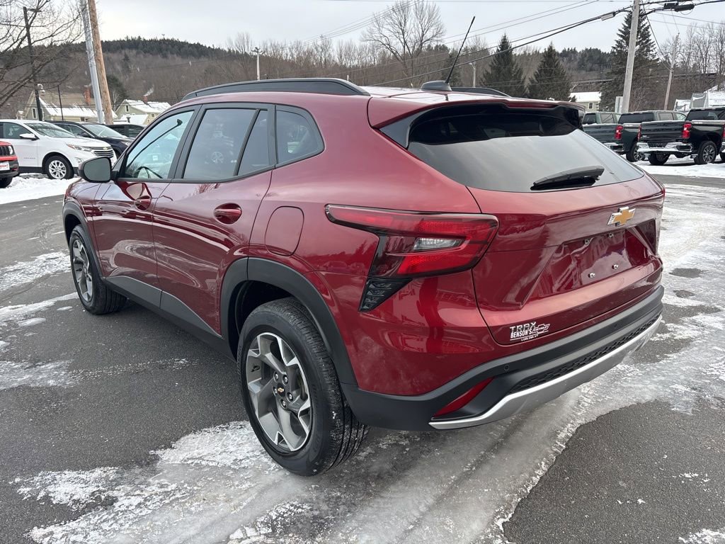 Certified 2024 Chevrolet Trax LT w/ Driver Confidence Package image 3