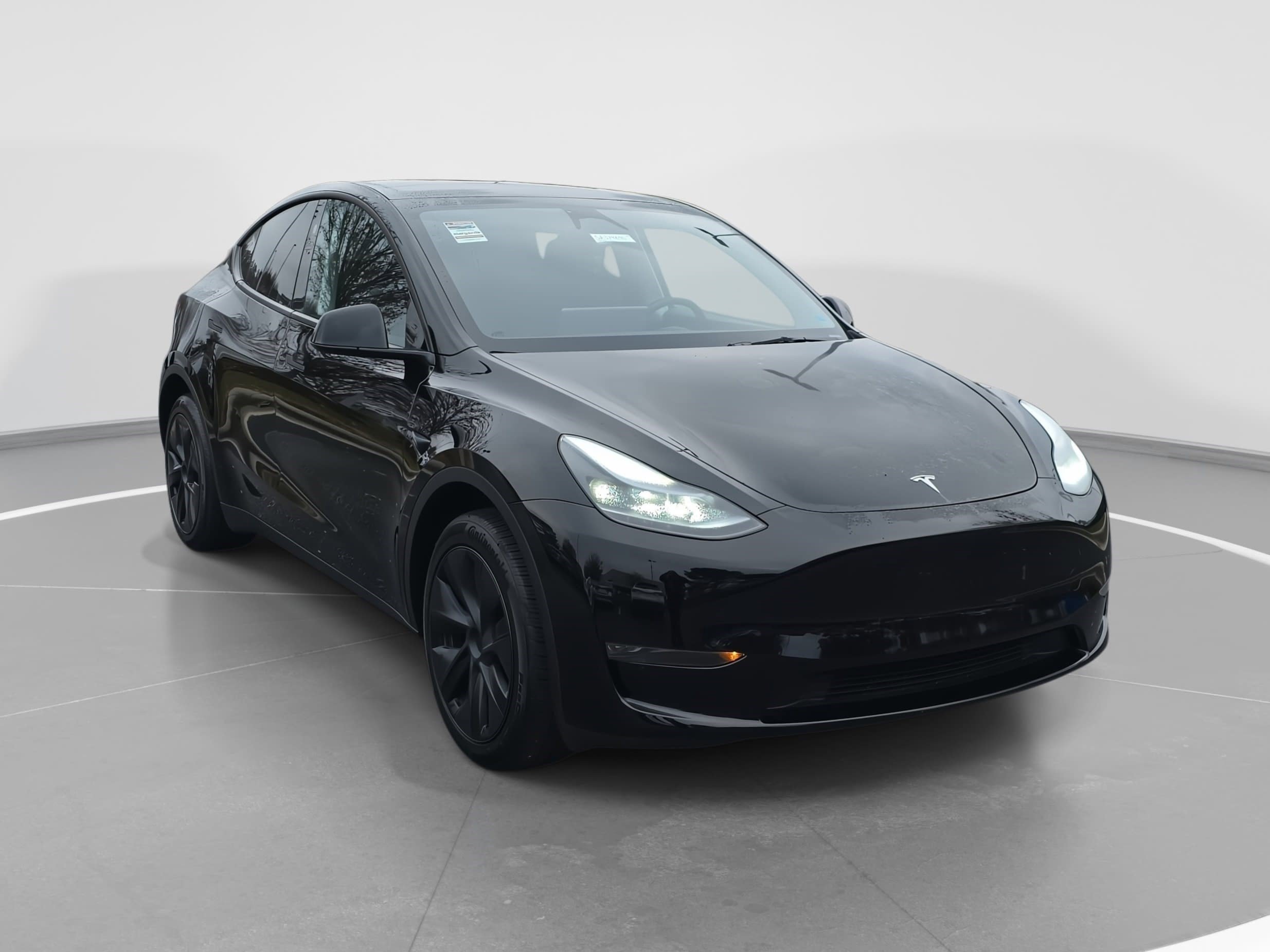 Used 2025 Tesla Model Y Long Range image 3