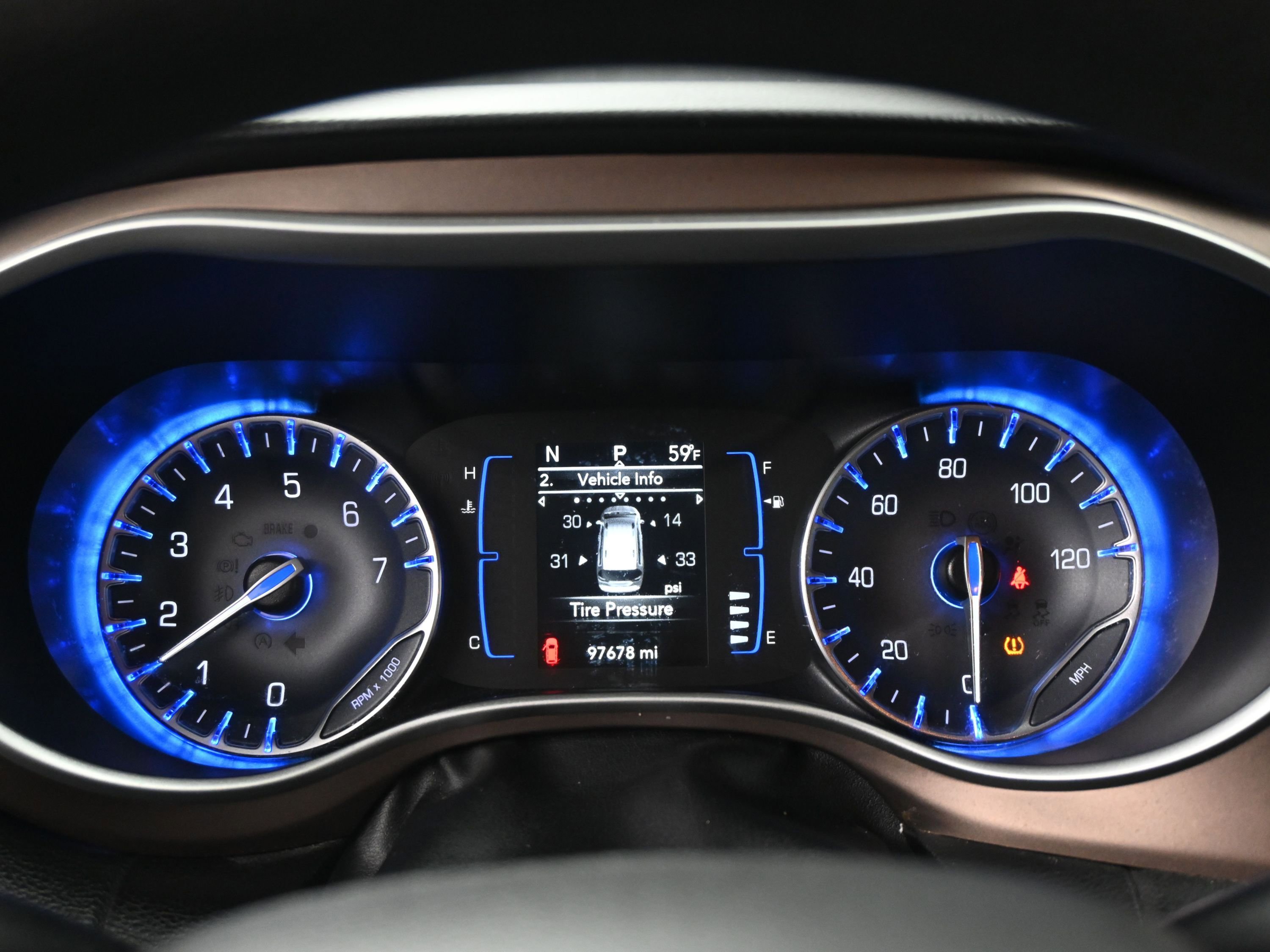 Used 2020 Chrysler Voyager L image 10