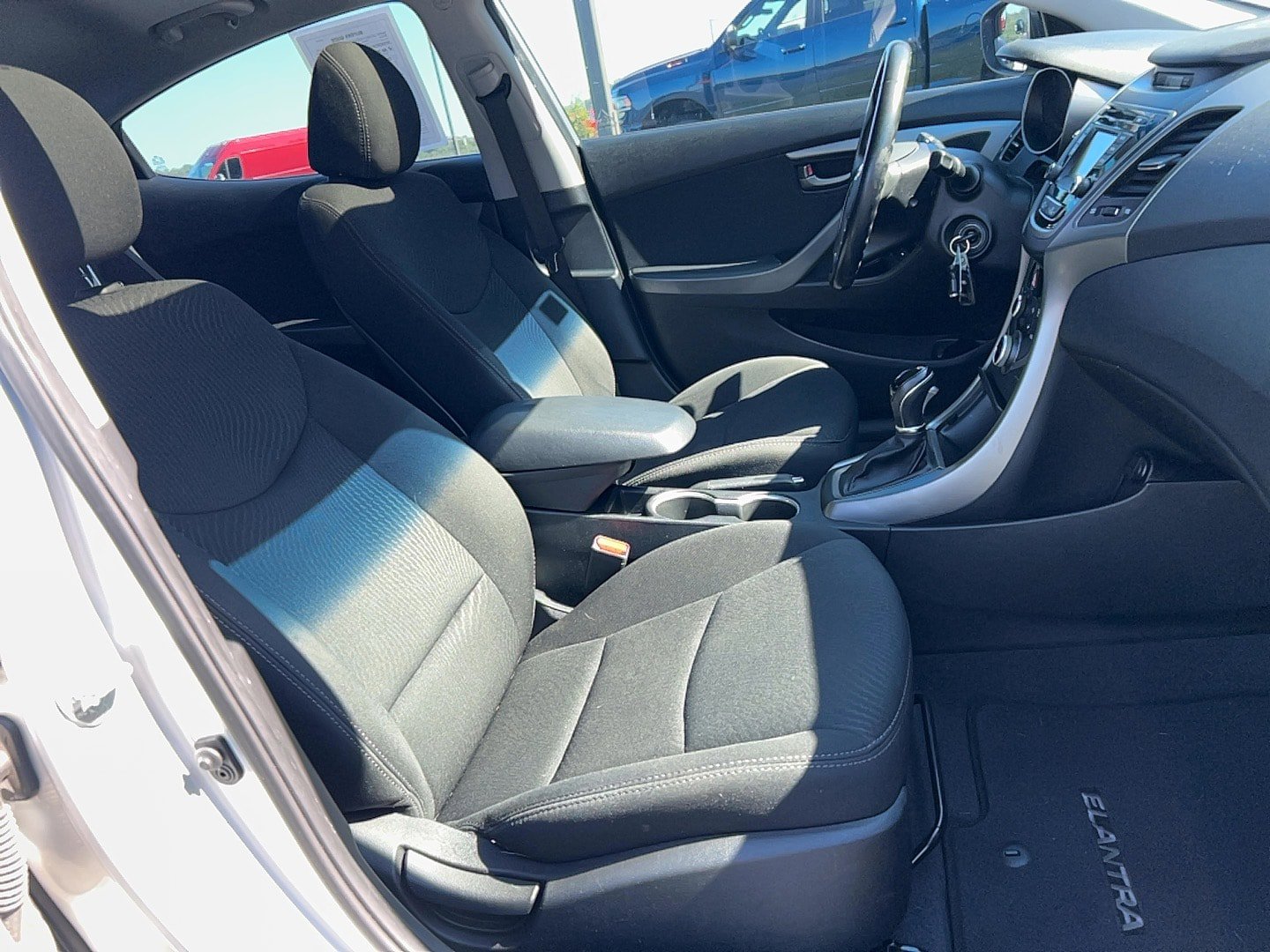 Used 2015 Hyundai Elantra SE w/ Option Group 03 FWD image 23