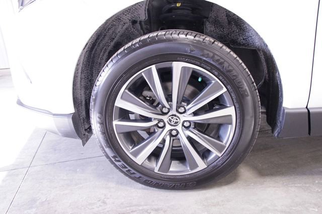 Used 2021 Toyota Venza LE image 10