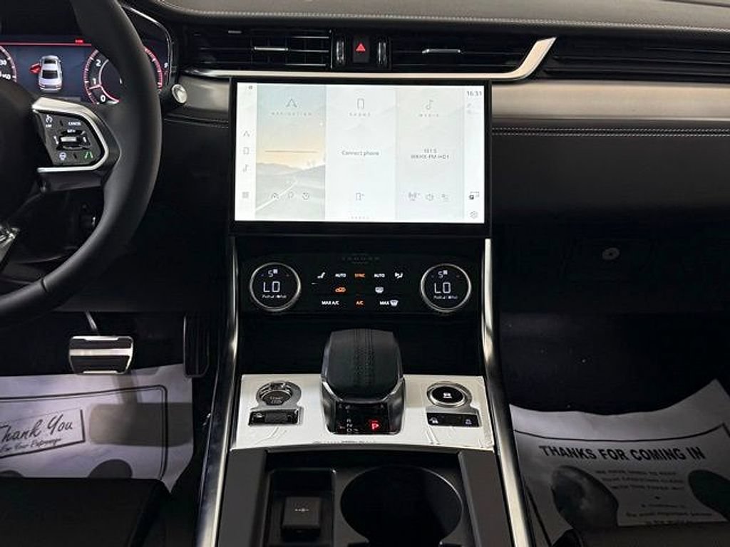 New 2024 Jaguar XF R-Dynamic SE AWD/4WD image 22