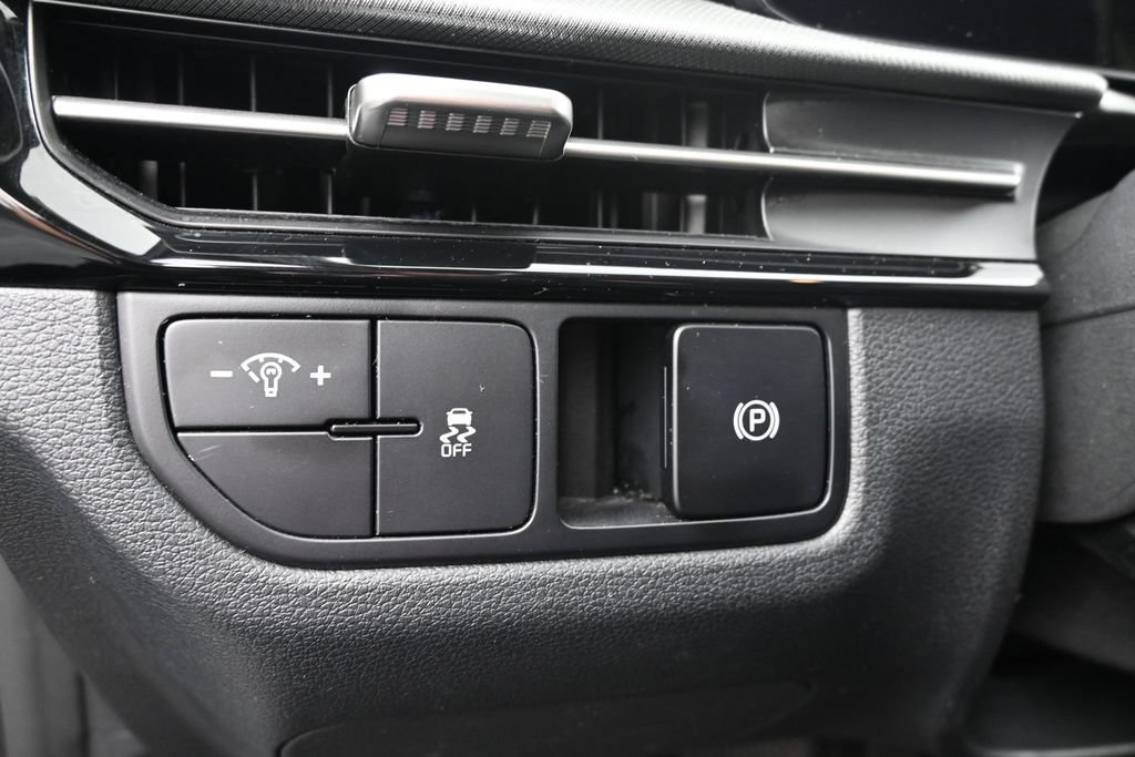 Used 2026 Kia Sportage LX FWD image 22
